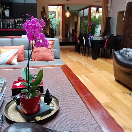 Проживание в семье Rothko Dans Loft Монруж